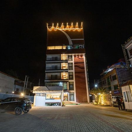 Hotel Palm International Butwāl Zewnętrze zdjęcie