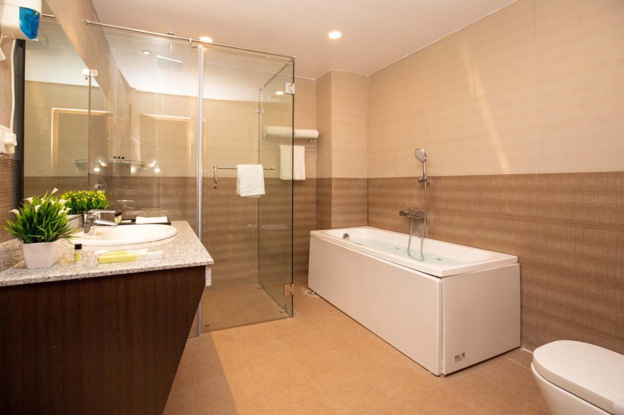 Hotel Palm International Butwāl Zewnętrze zdjęcie