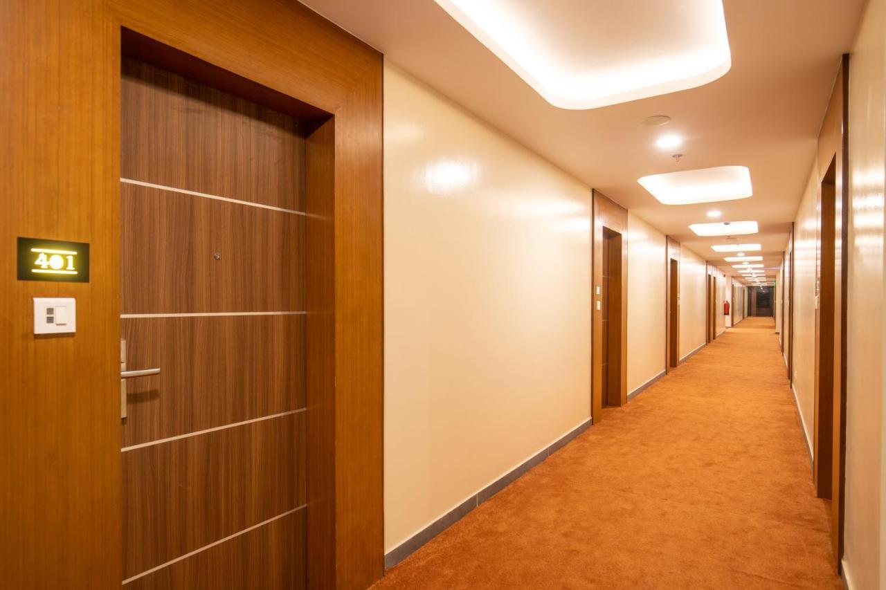 Hotel Palm International Butwāl Zewnętrze zdjęcie