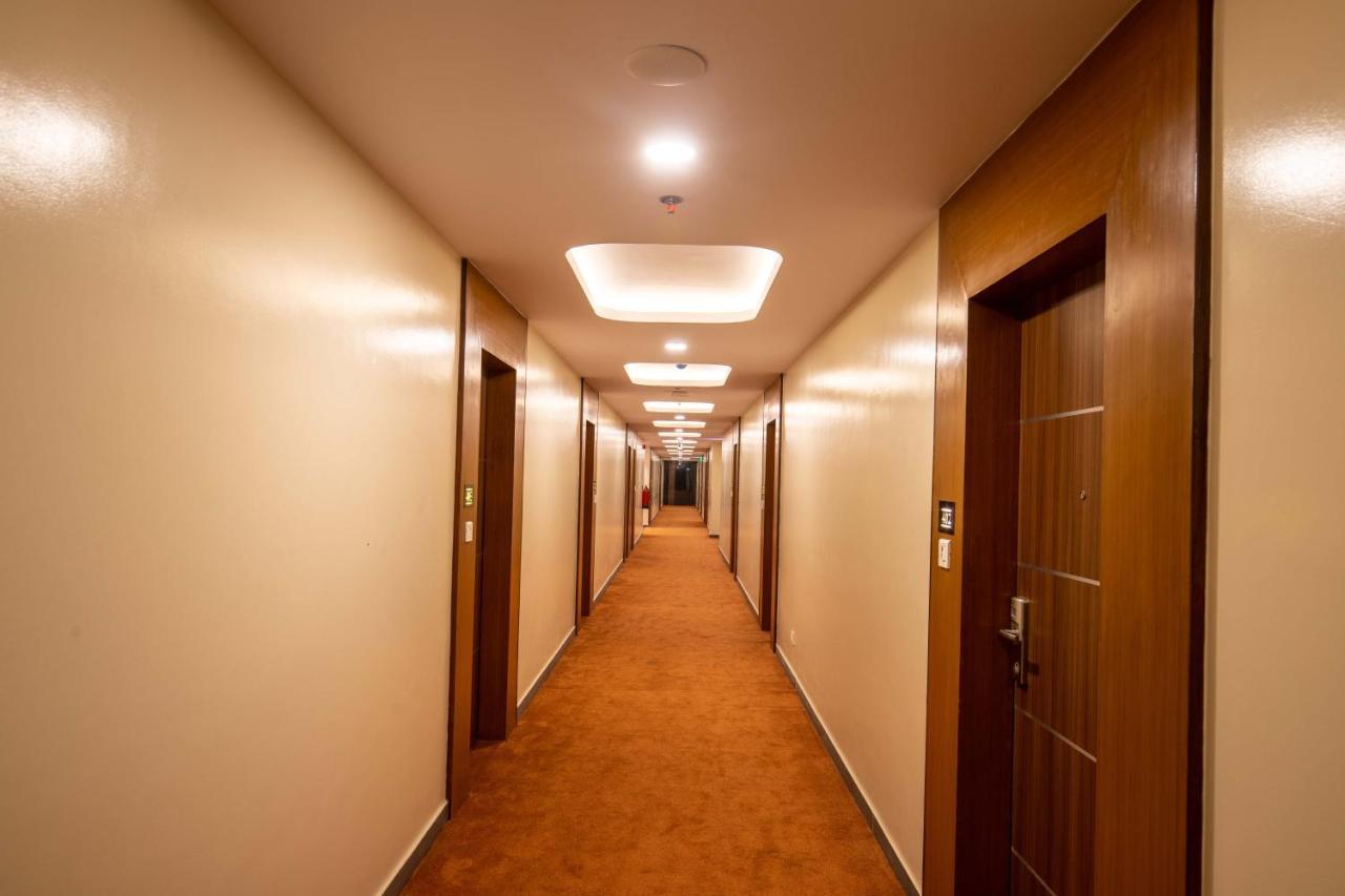 Hotel Palm International Butwāl Zewnętrze zdjęcie